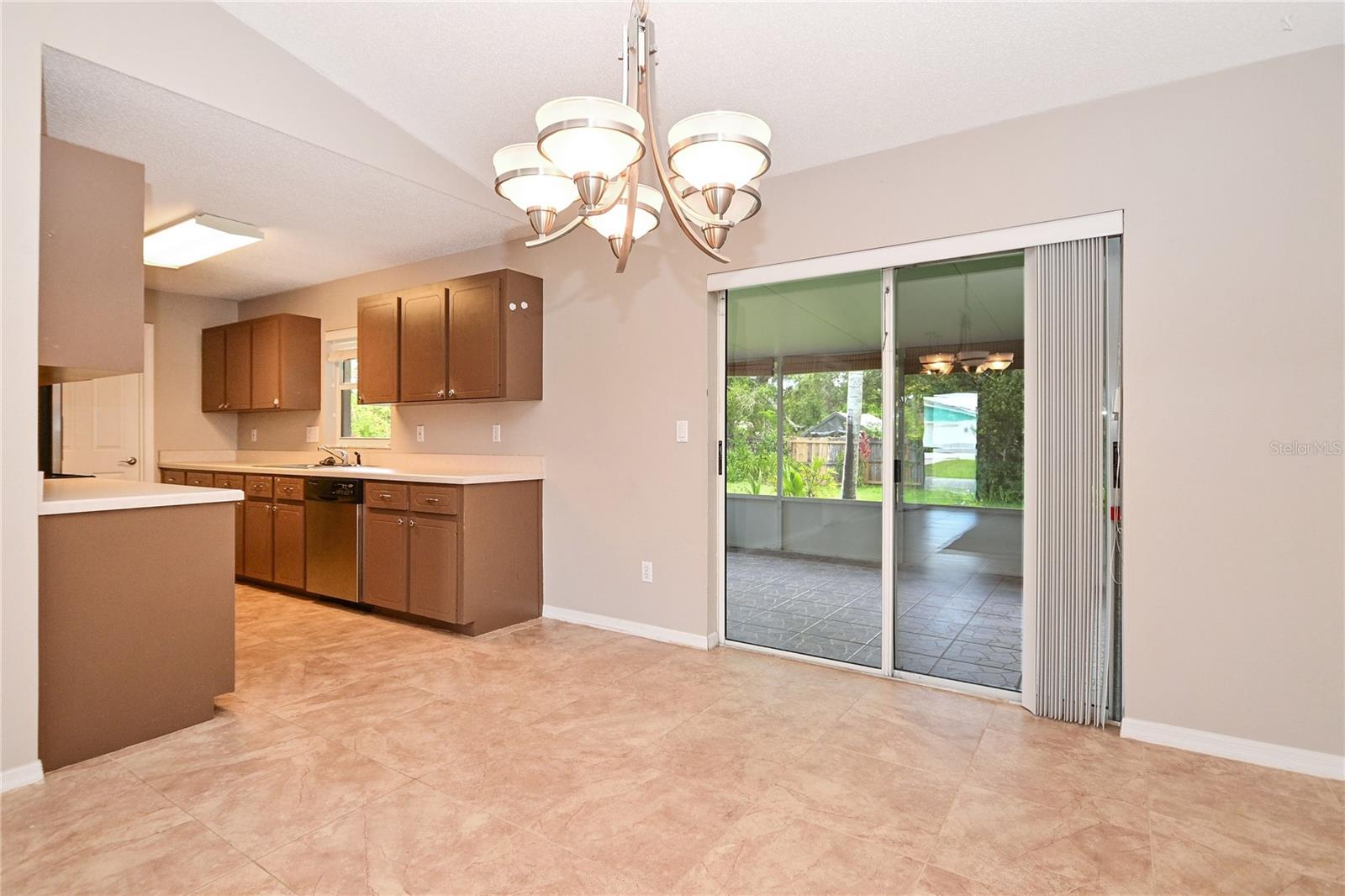 Image 8 of 35 For 1903 Willow Oak Drive