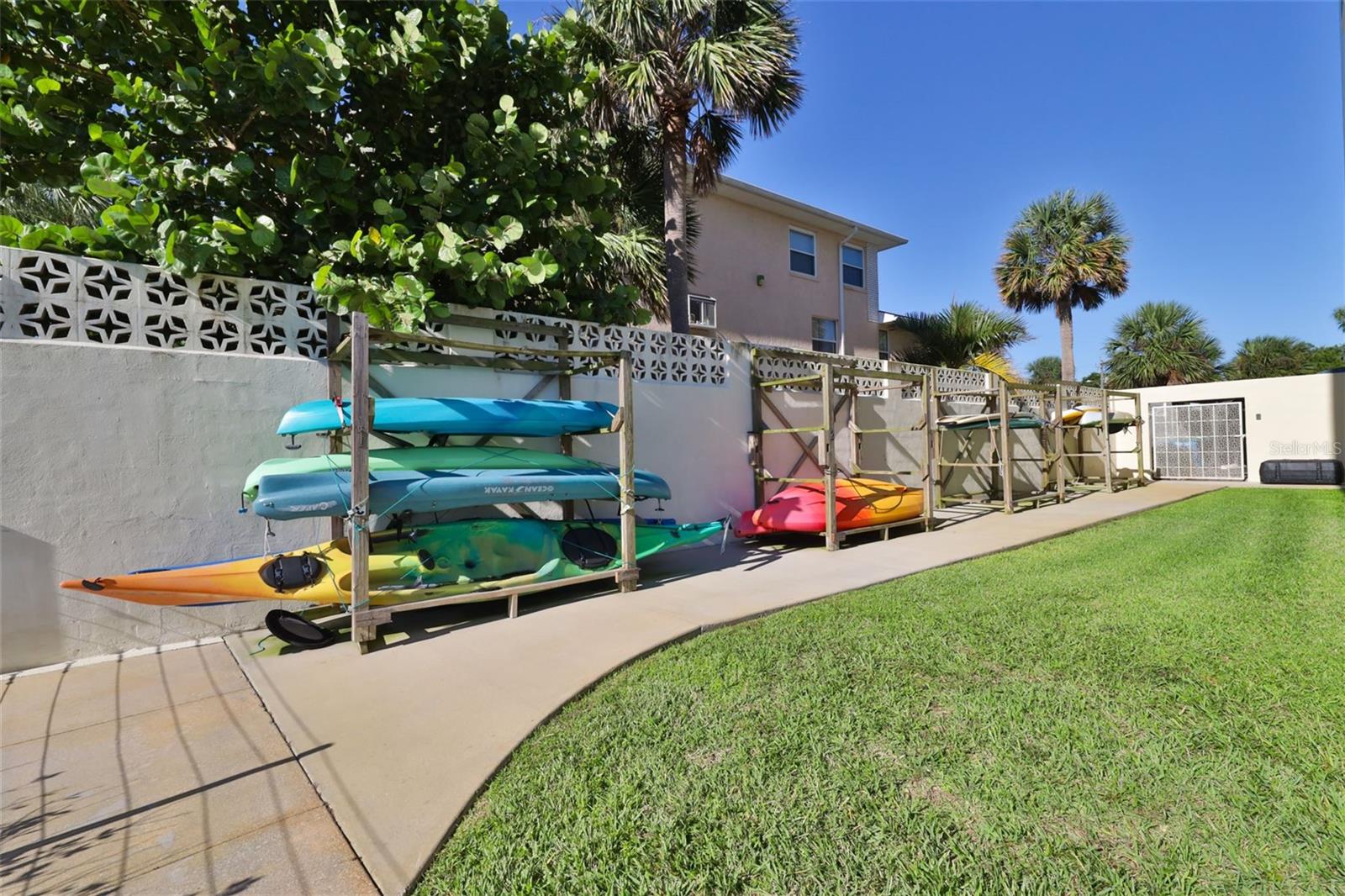 Image 31 of 47 For 3606 Peninsula Drive 406