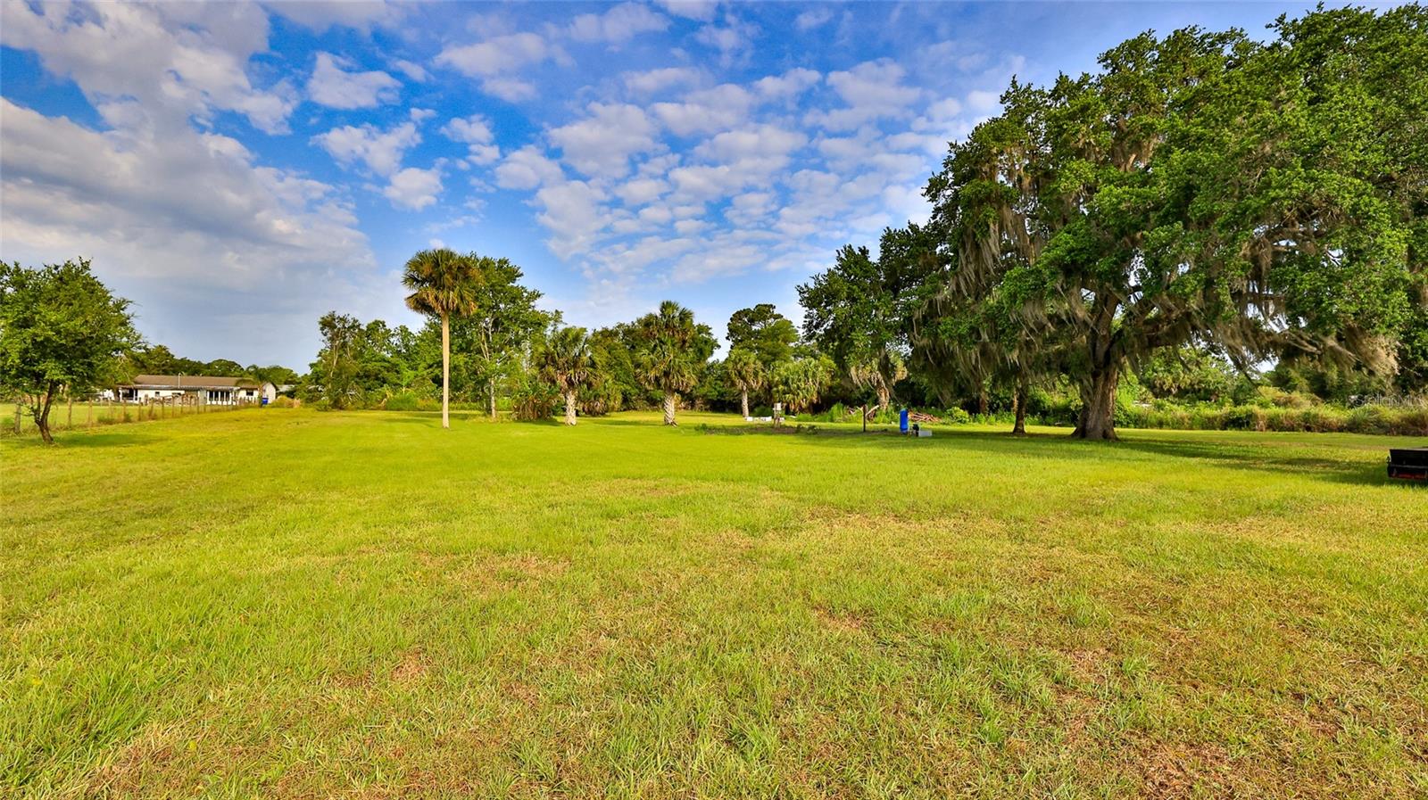 Image 4 of 9 For 314 Carol Ann Drive