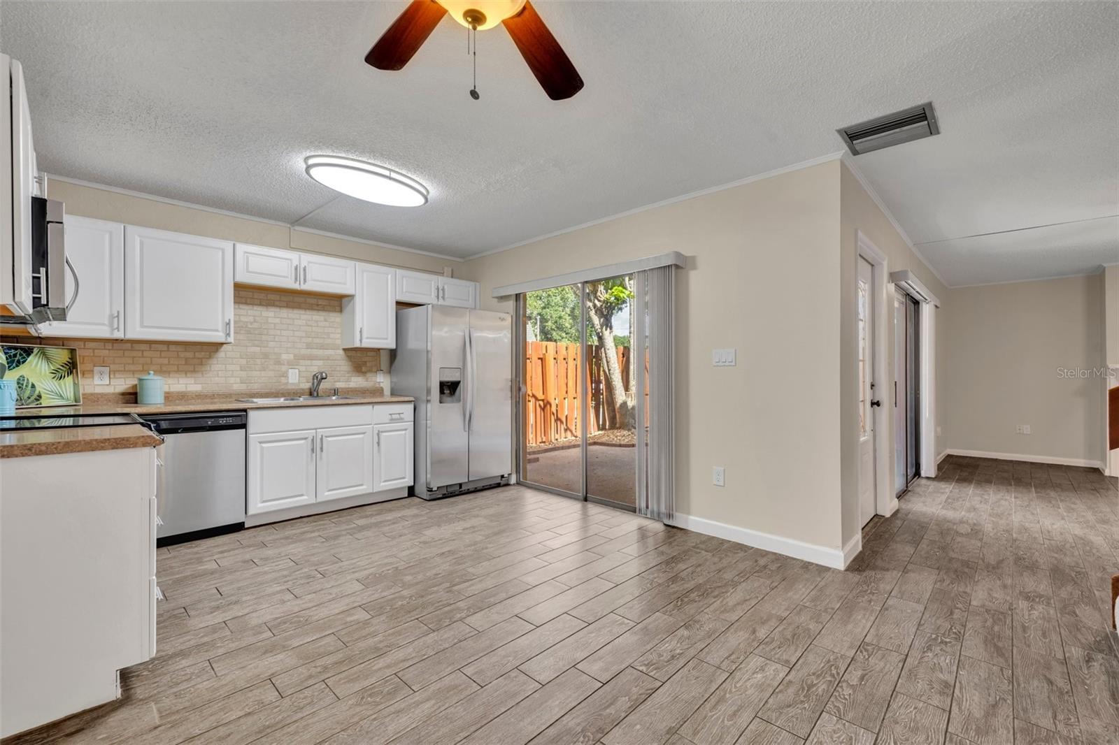 Image 18 of 38 For 3824 Saxon Drive
