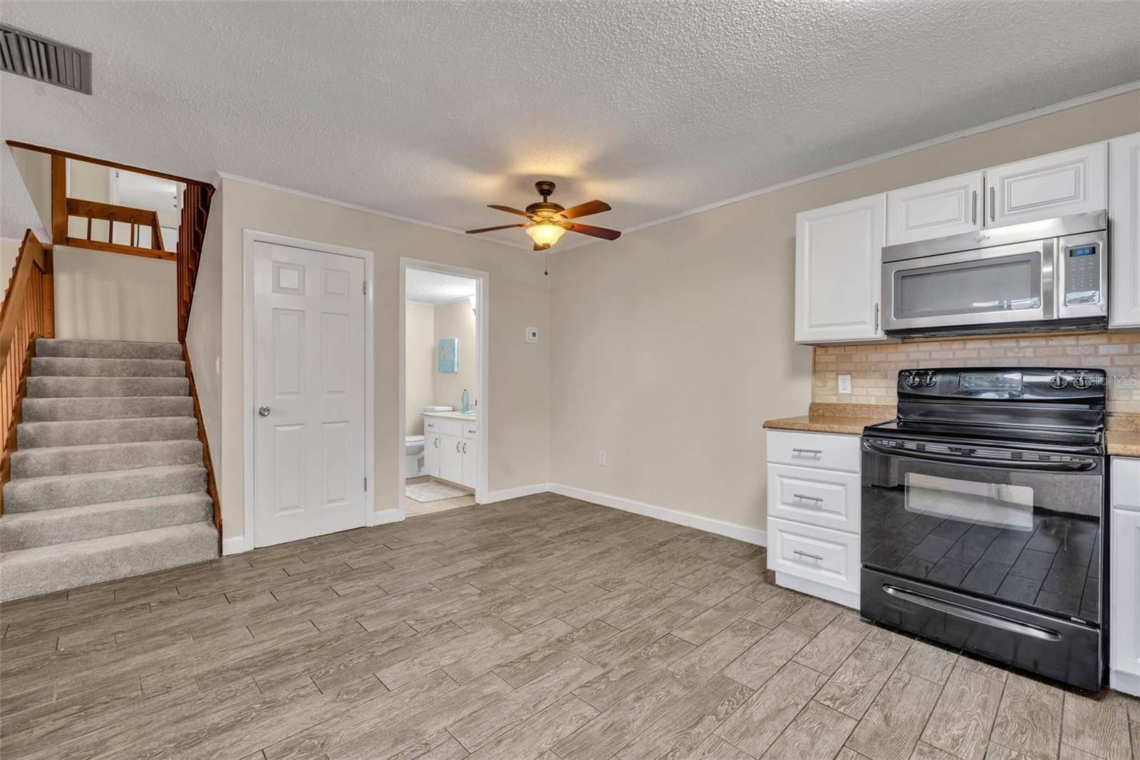 Image 19 of 38 For 3824 Saxon Drive