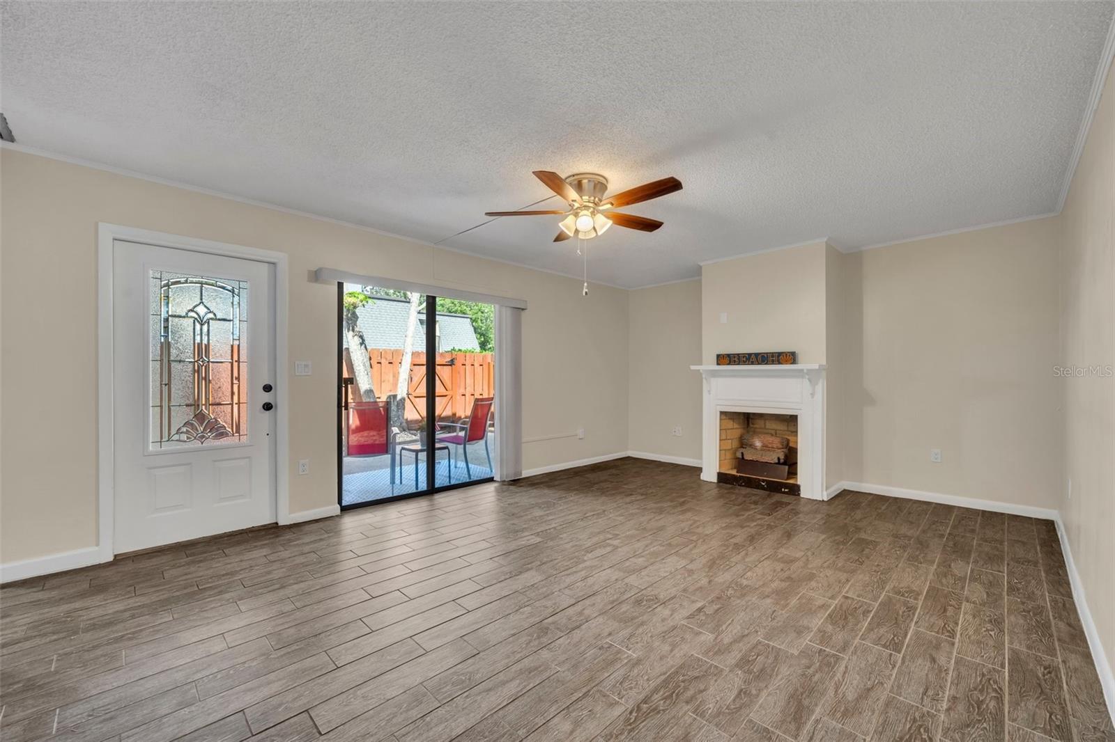 Image 9 of 38 For 3824 Saxon Drive