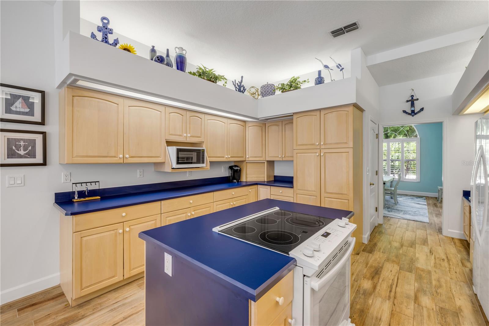 Image 31 of 100 For 6325 Palmas Bay Circle