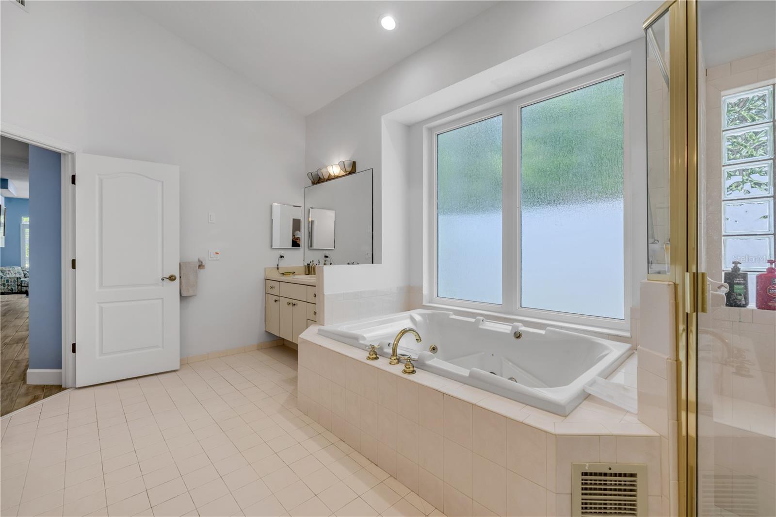 Image 46 of 100 For 6325 Palmas Bay Circle