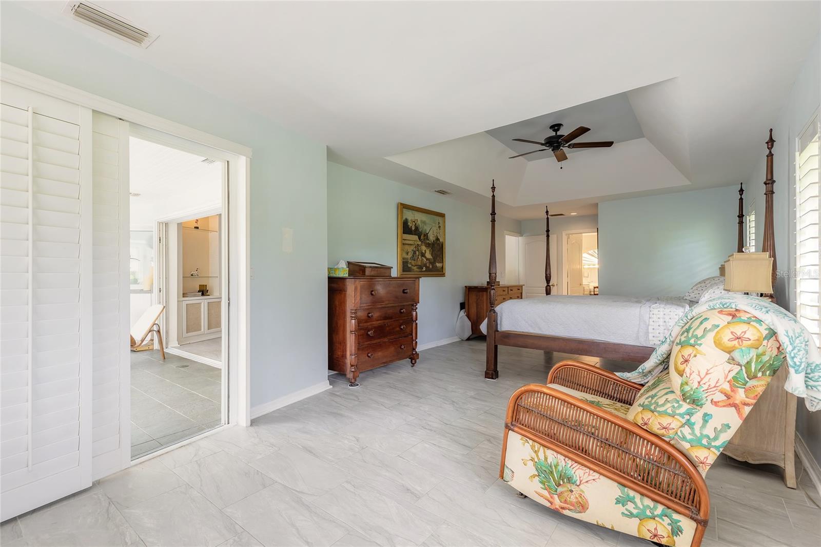 Image 12 of 59 For 904 Clubhouse Boulevard