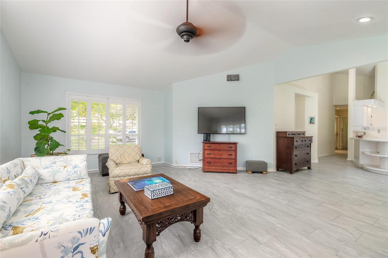 Image 39 of 59 For 904 Clubhouse Boulevard