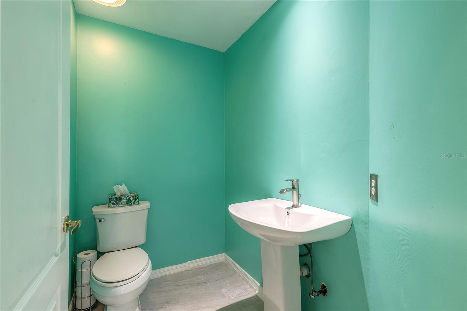 Image 43 of 59 For 904 Clubhouse Boulevard
