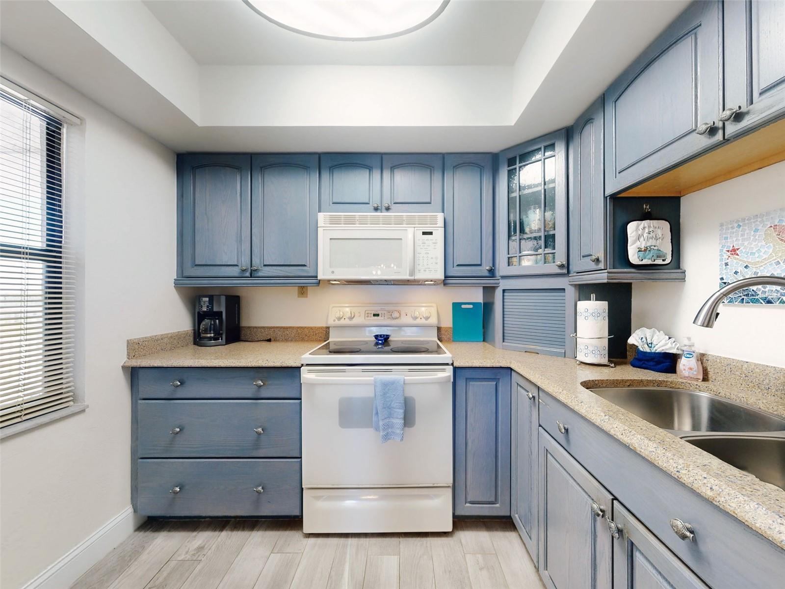 Image 9 of 84 For 4175 Atlantic Avenue 4110
