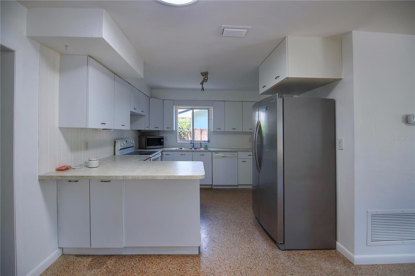 Image 3 of 43 For 805 18th Avenue