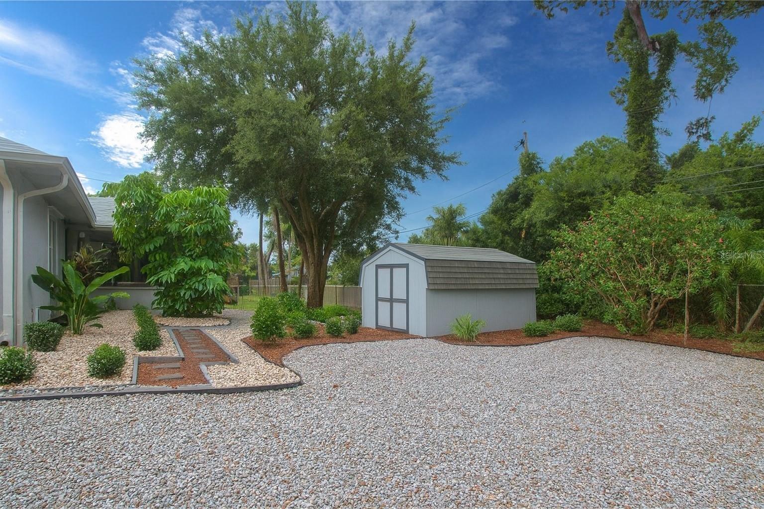 Image 20 of 24 For 2548 Crestwood Avenue