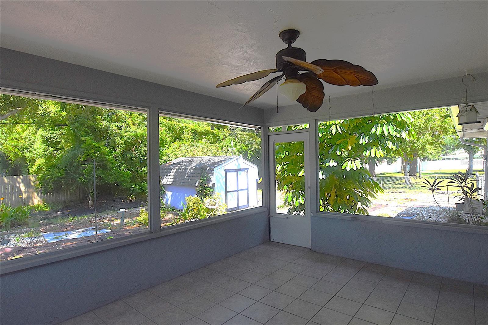 Image 21 of 24 For 2548 Crestwood Avenue