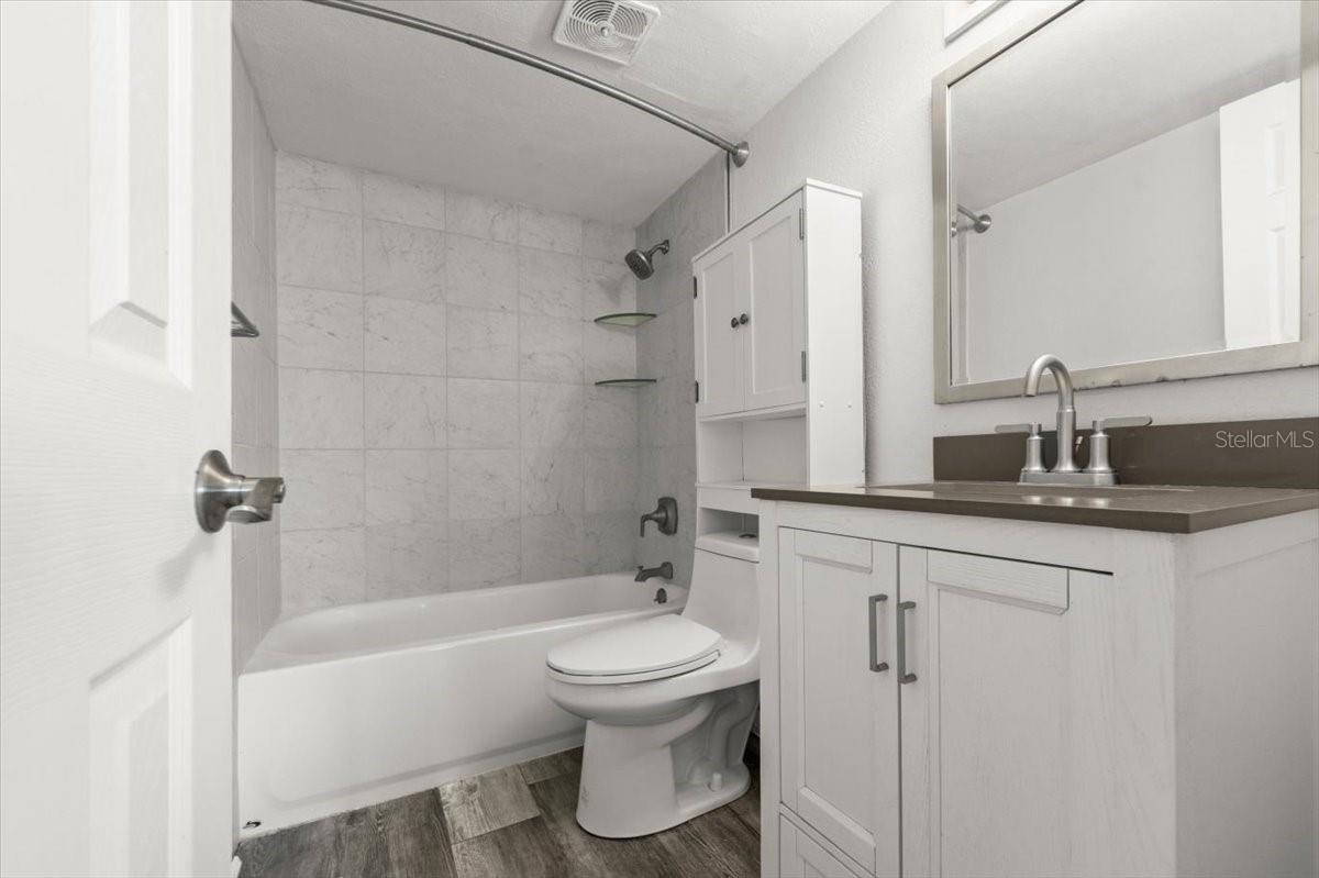 Image 10 of 30 For 411 Halifax Avenue 212