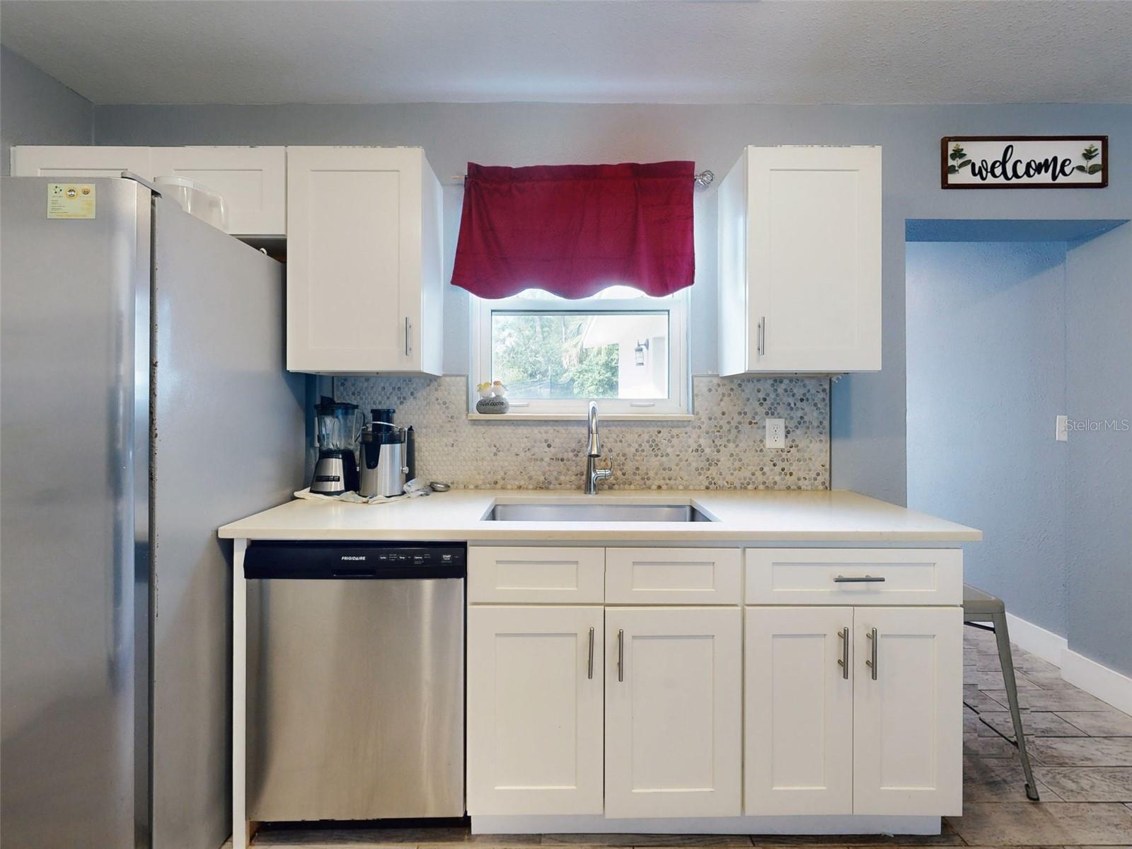 Image 11 of 39 For 5476 Bayshore Drive