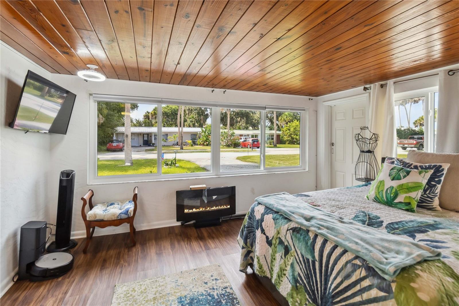 Image 12 of 31 For 132 Turgot Avenue