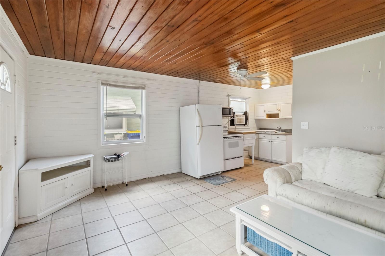 Image 19 of 31 For 132 Turgot Avenue
