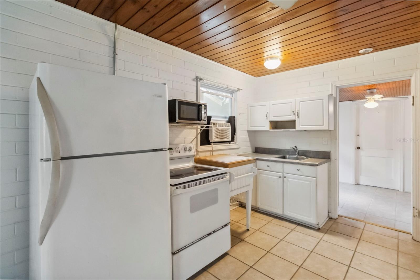 Image 20 of 31 For 132 Turgot Avenue