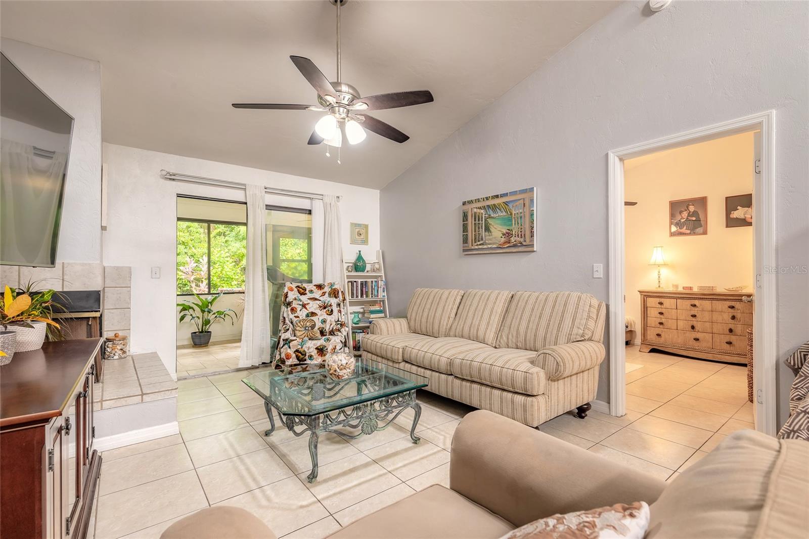 Image 13 of 31 For 1237 Charter Oaks Circle