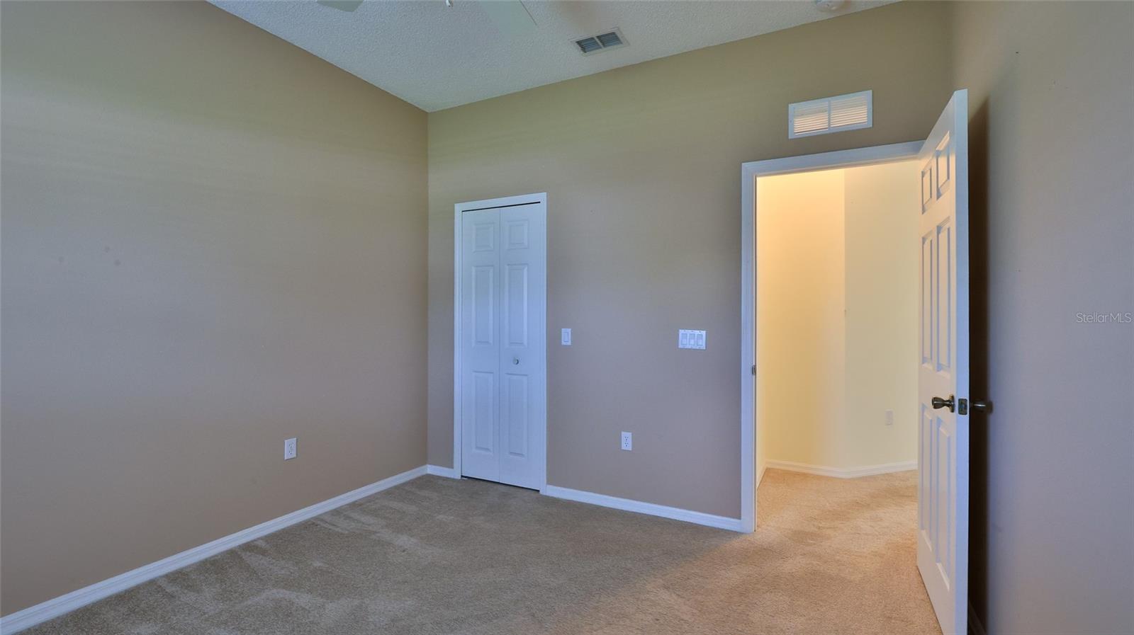 Image 24 of 37 For 405 Central Mariners Drive