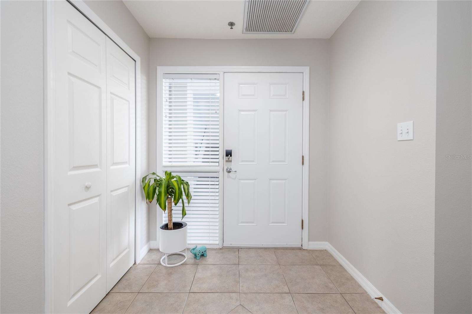 Image 22 of 41 For 5300 Atlantic Avenue 5-502