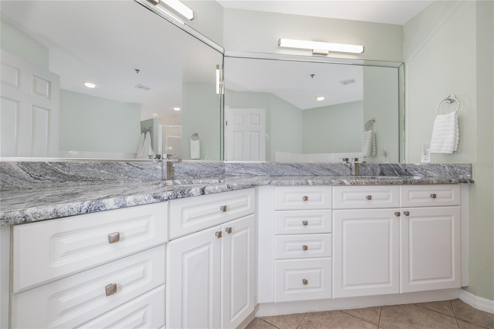 Image 8 of 41 For 5300 Atlantic Avenue 5-502