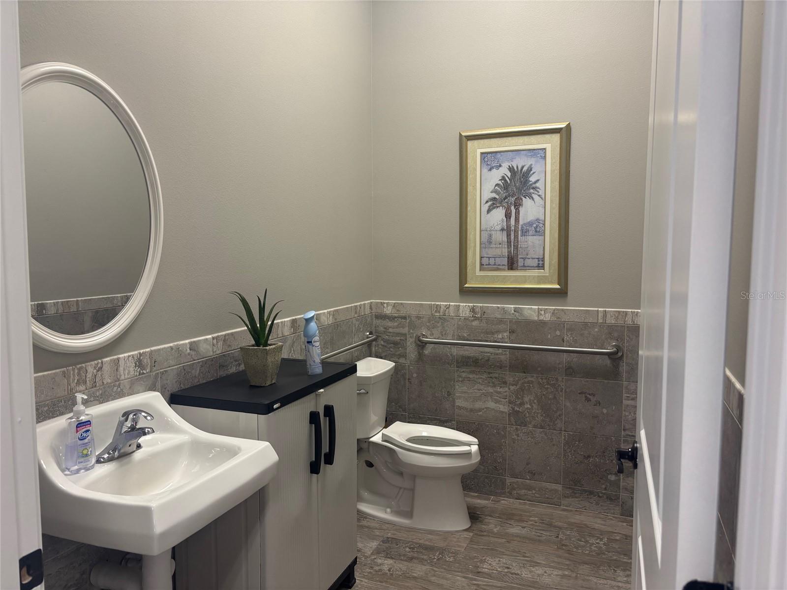 Image 8 of 10 For 424 Luna Bella Lane 113