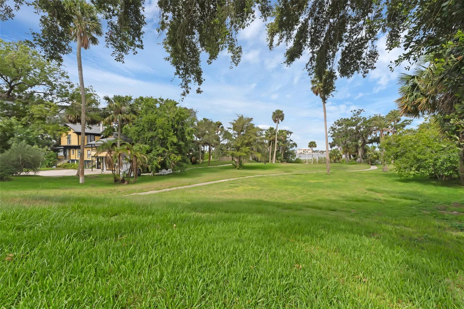 Image 42 of 57 For 1000 Peninsula Drive