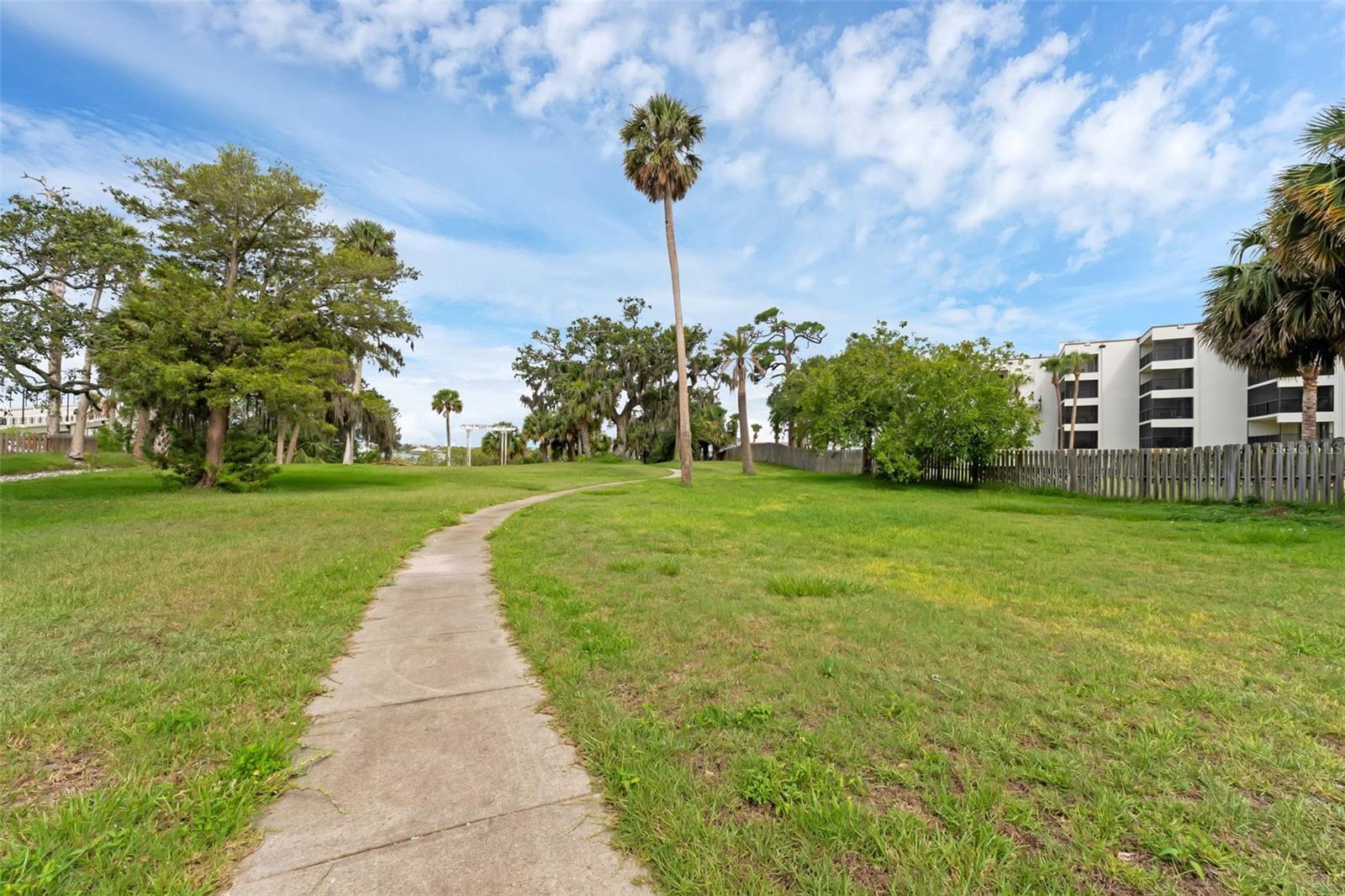 Image 43 of 57 For 1000 Peninsula Drive