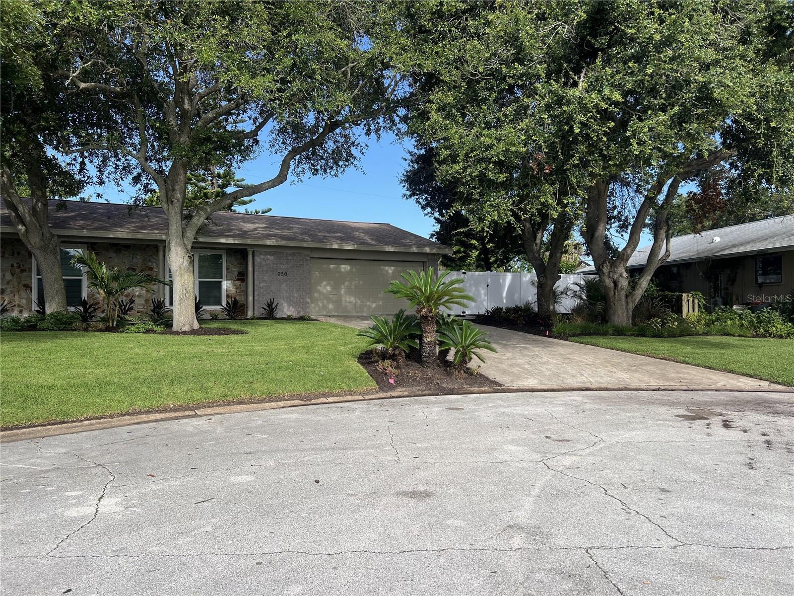 Image 41 of 49 For 950 Ginger Circle