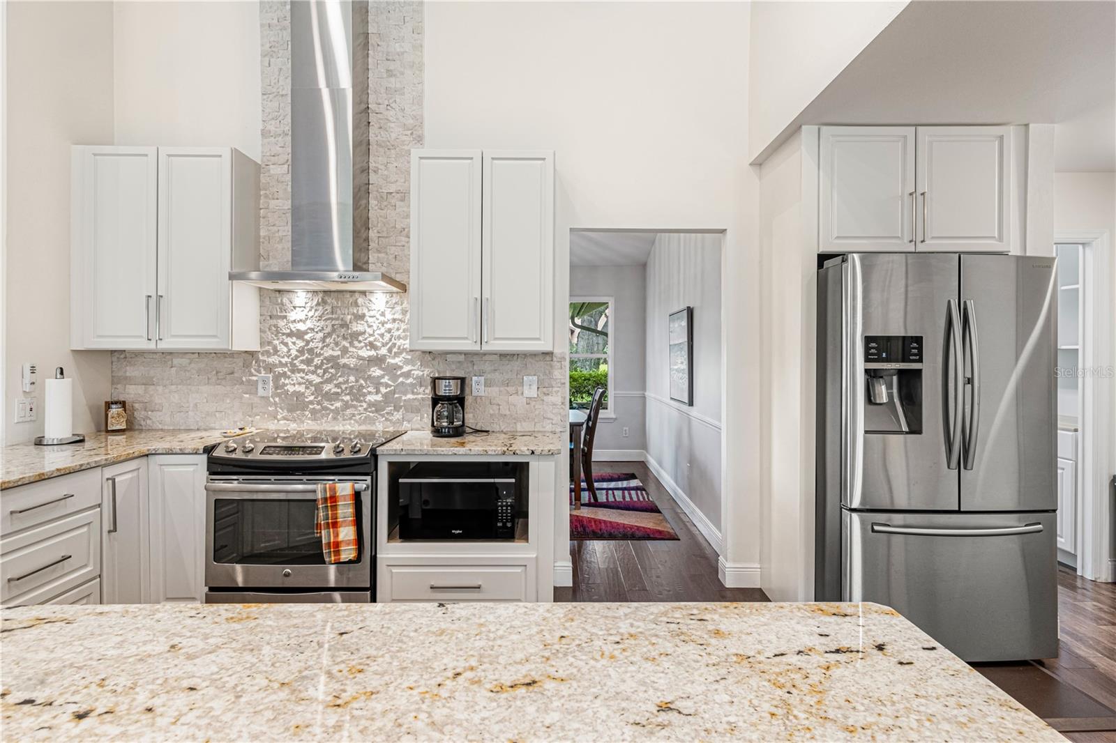 Image 11 of 44 For 915 Club House Boulevard