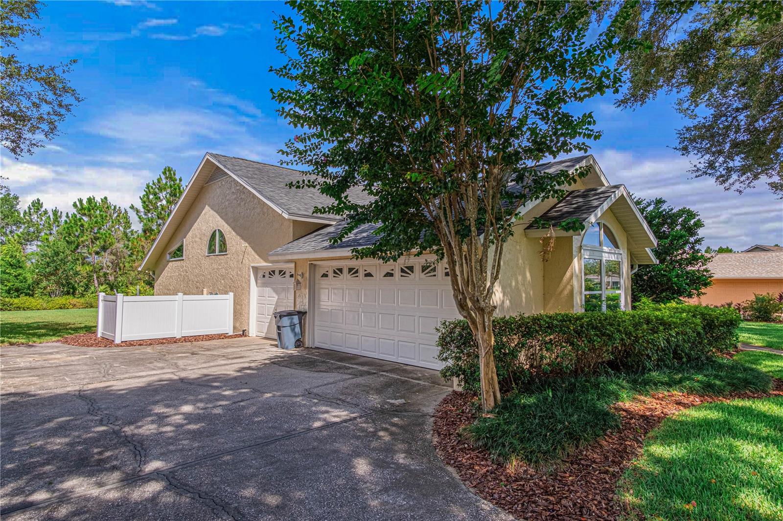 Image 2 of 44 For 915 Club House Boulevard