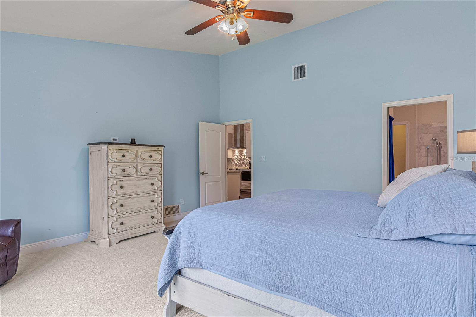 Image 21 of 44 For 915 Club House Boulevard