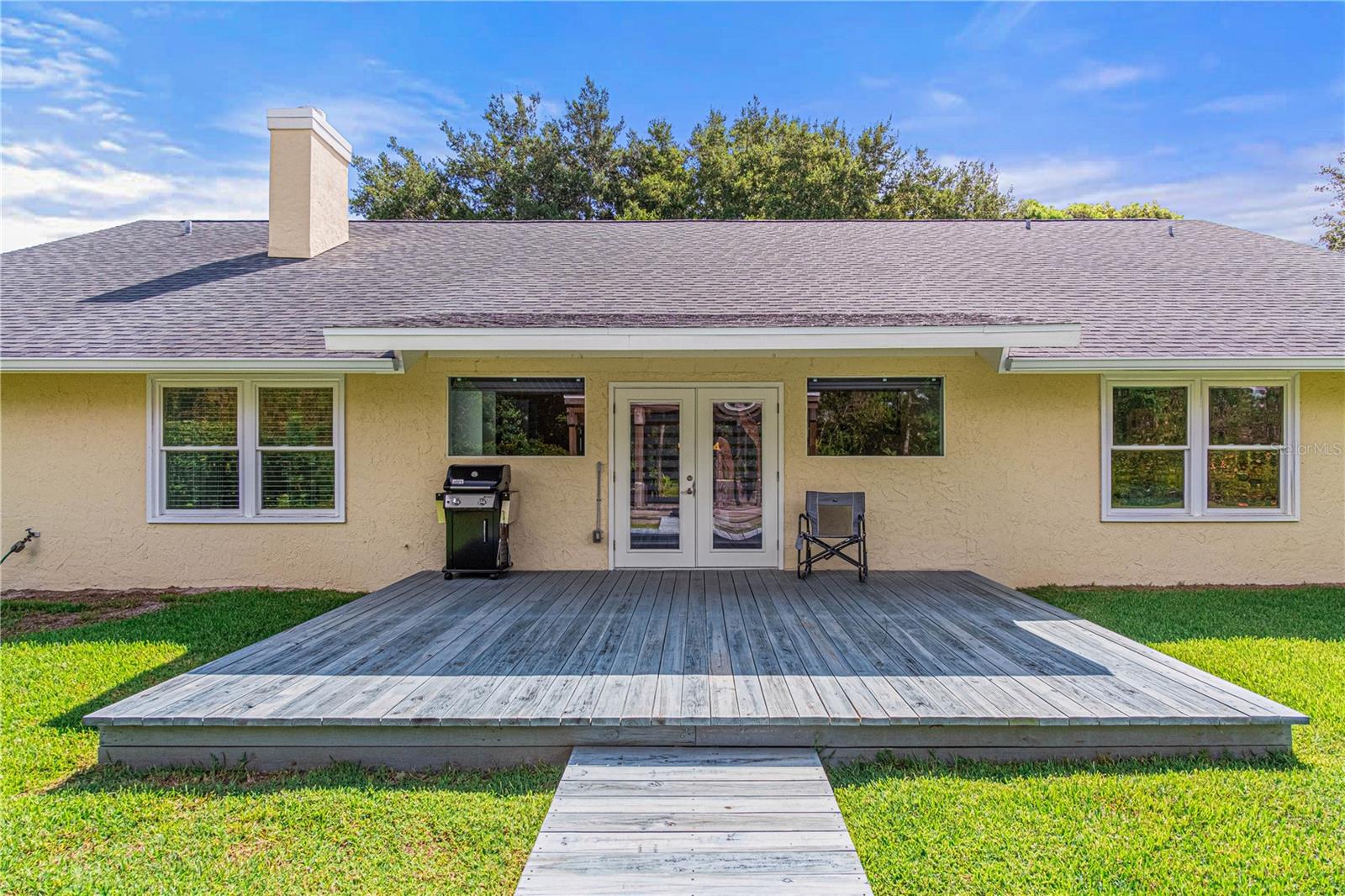 Image 32 of 44 For 915 Club House Boulevard