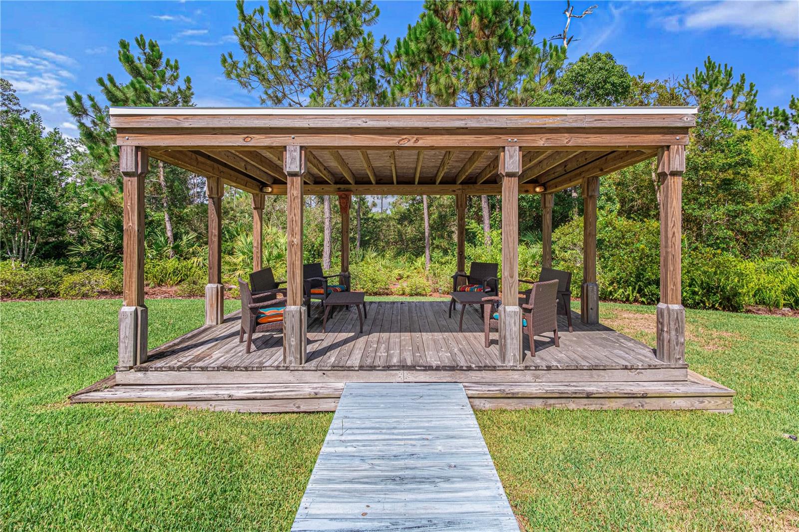 Image 33 of 44 For 915 Club House Boulevard