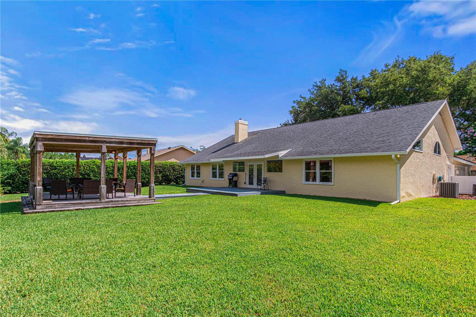 Image 34 of 44 For 915 Club House Boulevard