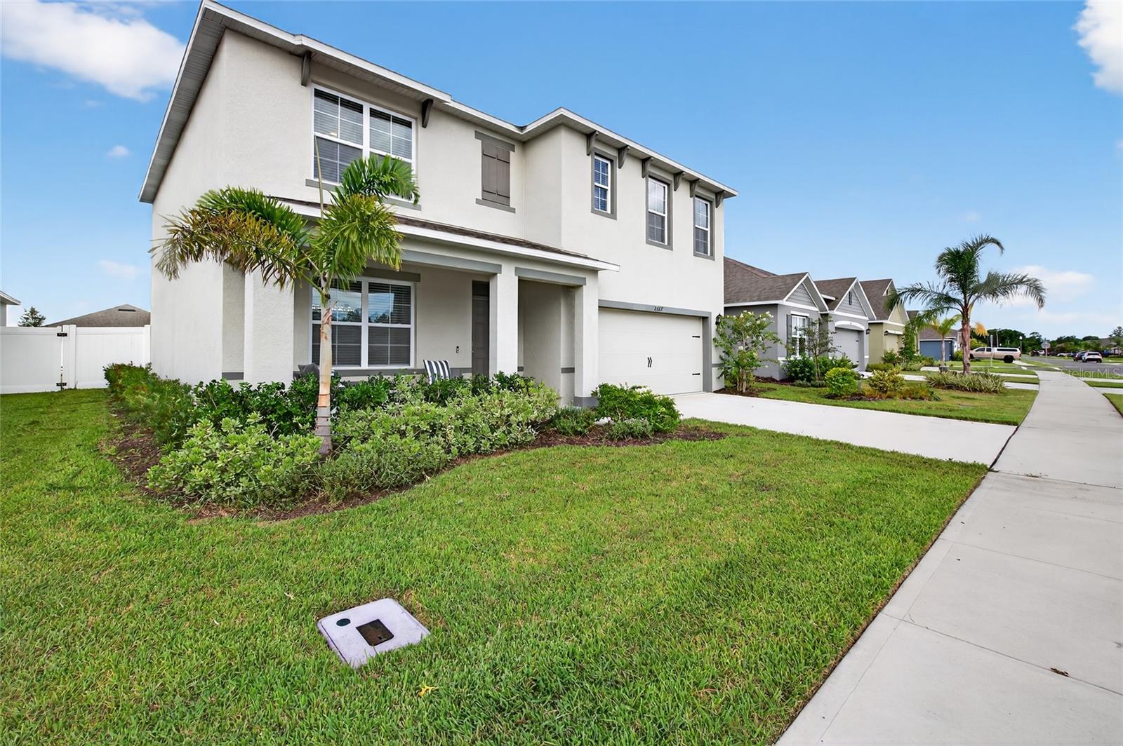 Image 8 of 52 For 2667 Neverland Drive