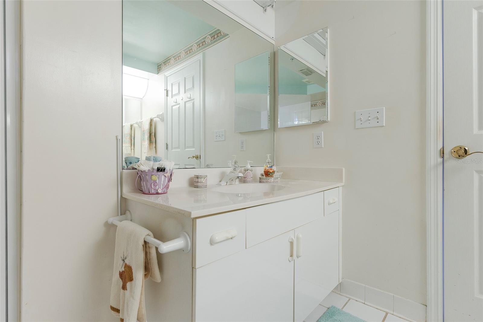 Image 20 of 46 For 4555 Atlantic Avenue 4310