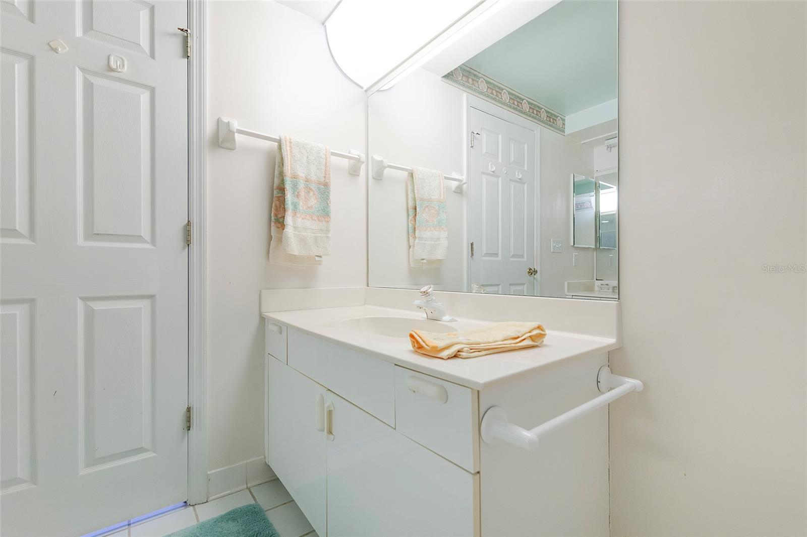 Image 21 of 46 For 4555 Atlantic Avenue 4310