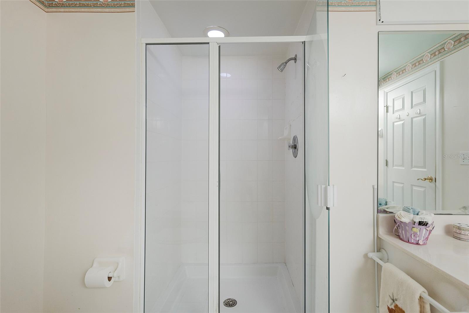 Image 22 of 46 For 4555 Atlantic Avenue 4310