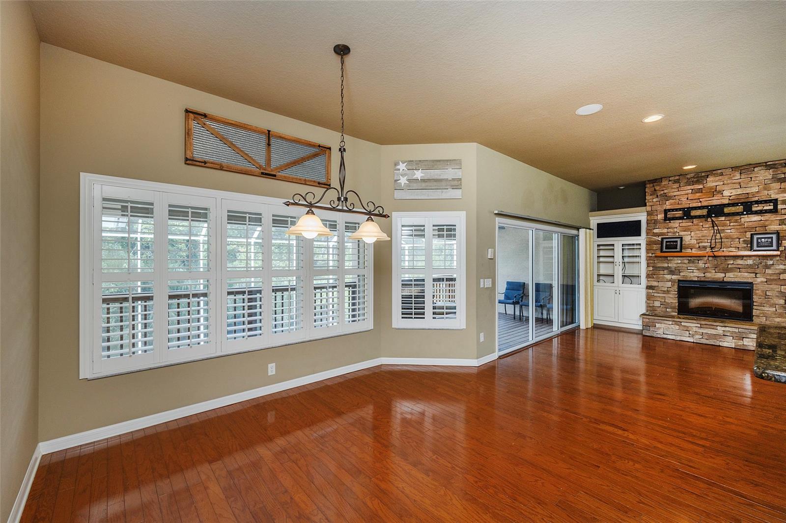 Image 14 of 66 For 6065 Spruce Point Circle
