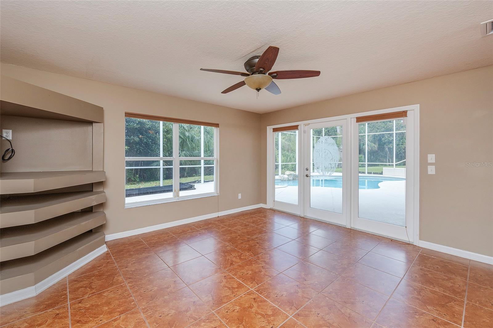 Image 15 of 66 For 6065 Spruce Point Circle