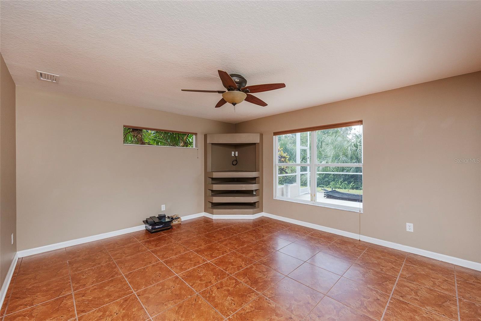 Image 17 of 66 For 6065 Spruce Point Circle