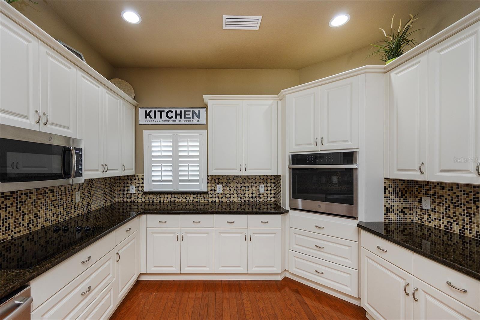 Image 32 of 66 For 6065 Spruce Point Circle