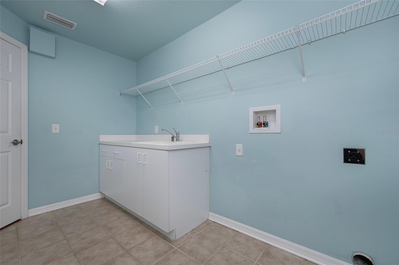 Image 36 of 66 For 6065 Spruce Point Circle