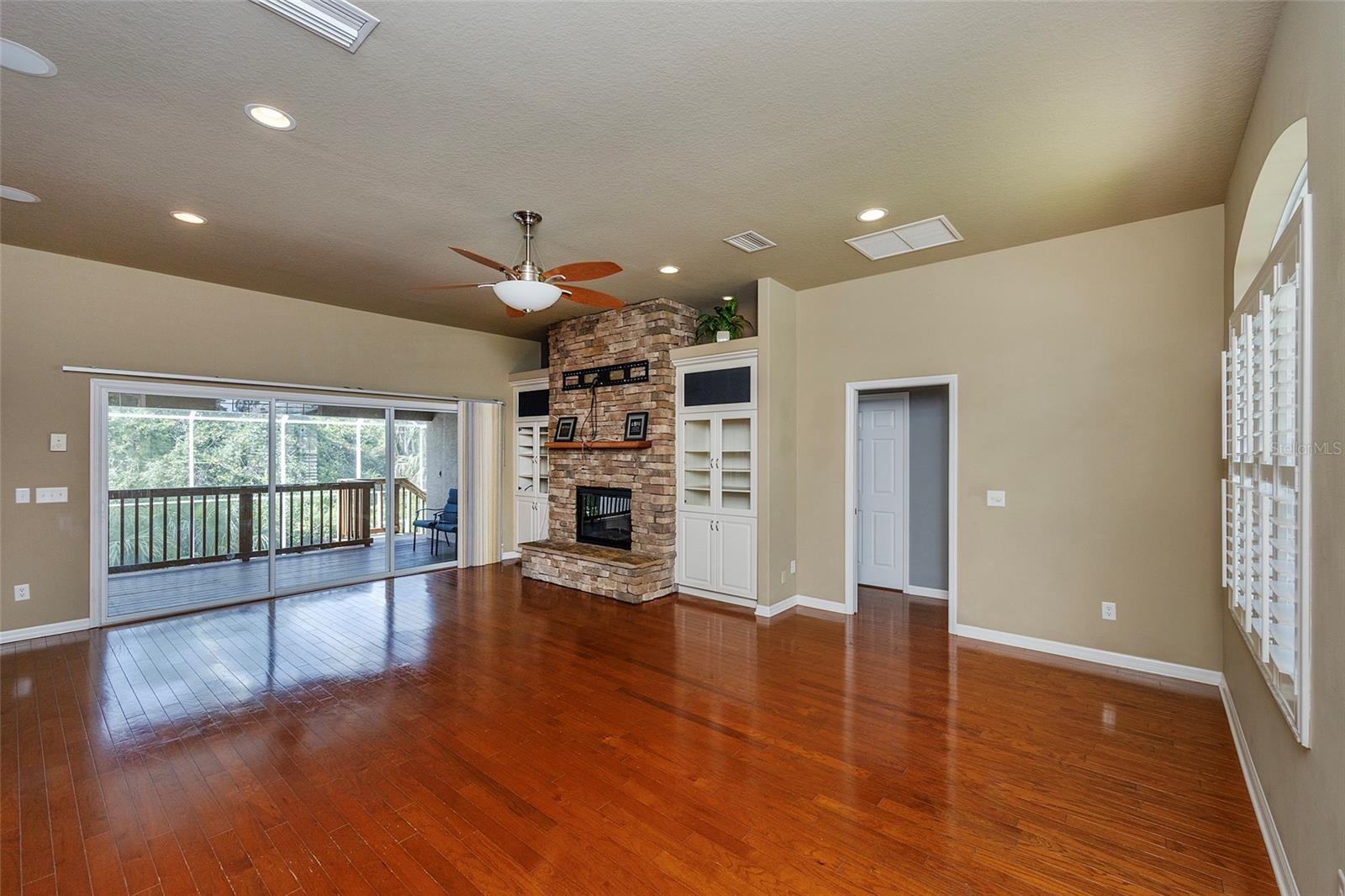 Image 37 of 66 For 6065 Spruce Point Circle