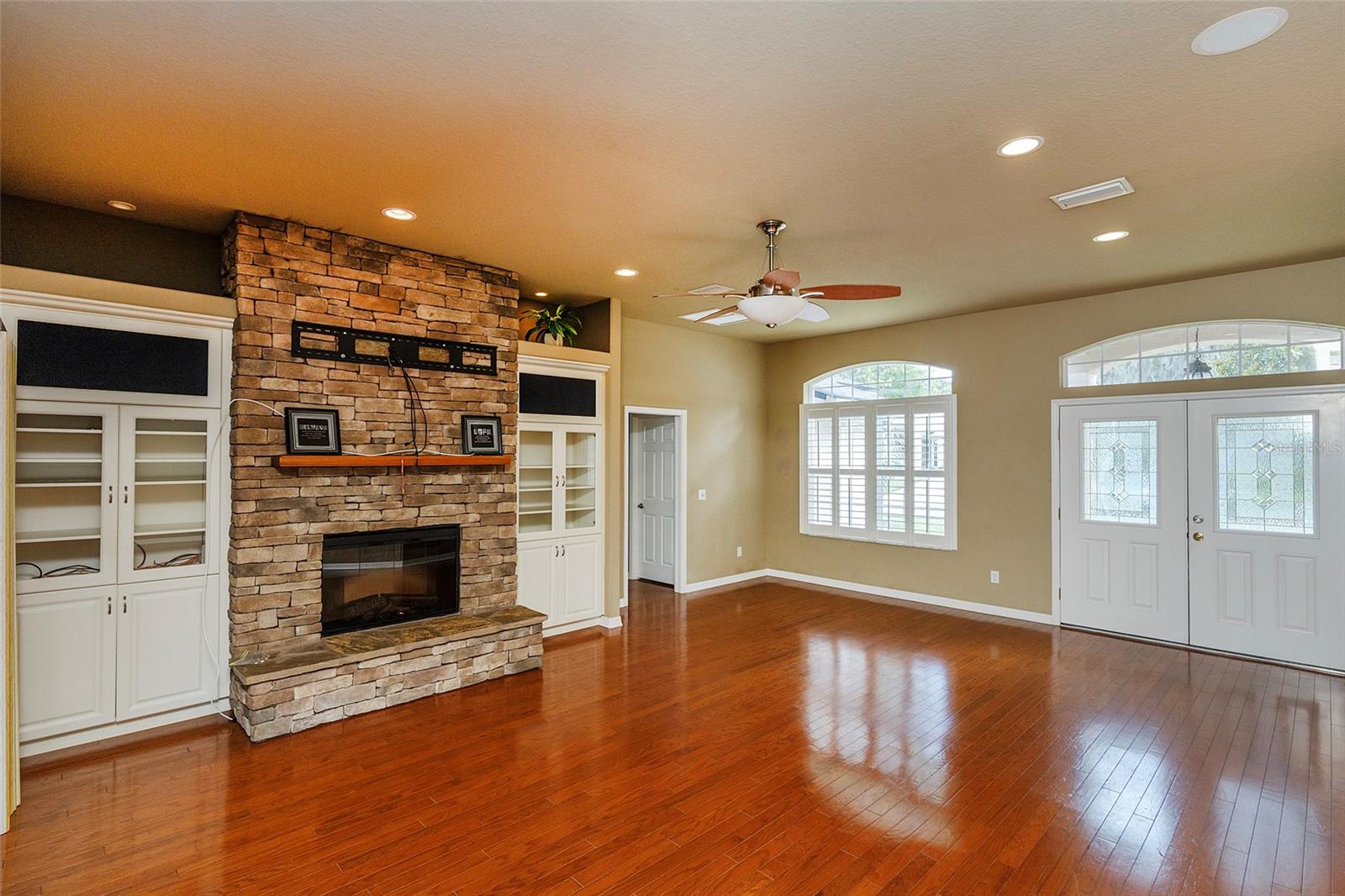Image 40 of 66 For 6065 Spruce Point Circle