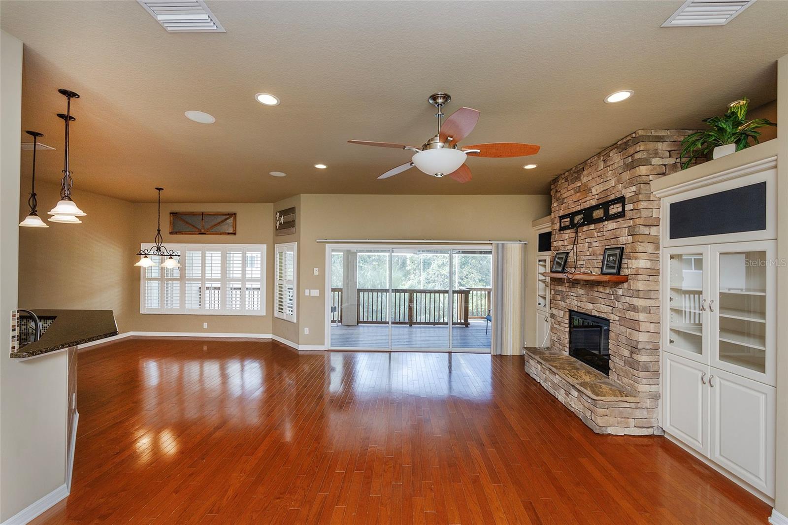 Image 42 of 66 For 6065 Spruce Point Circle