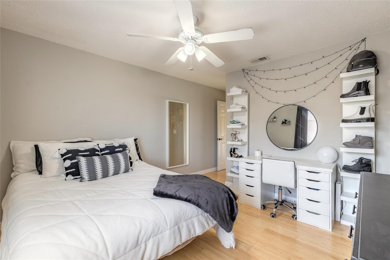 Image 32 of 46 For 2898 Ocean Shore Boulevard 5020