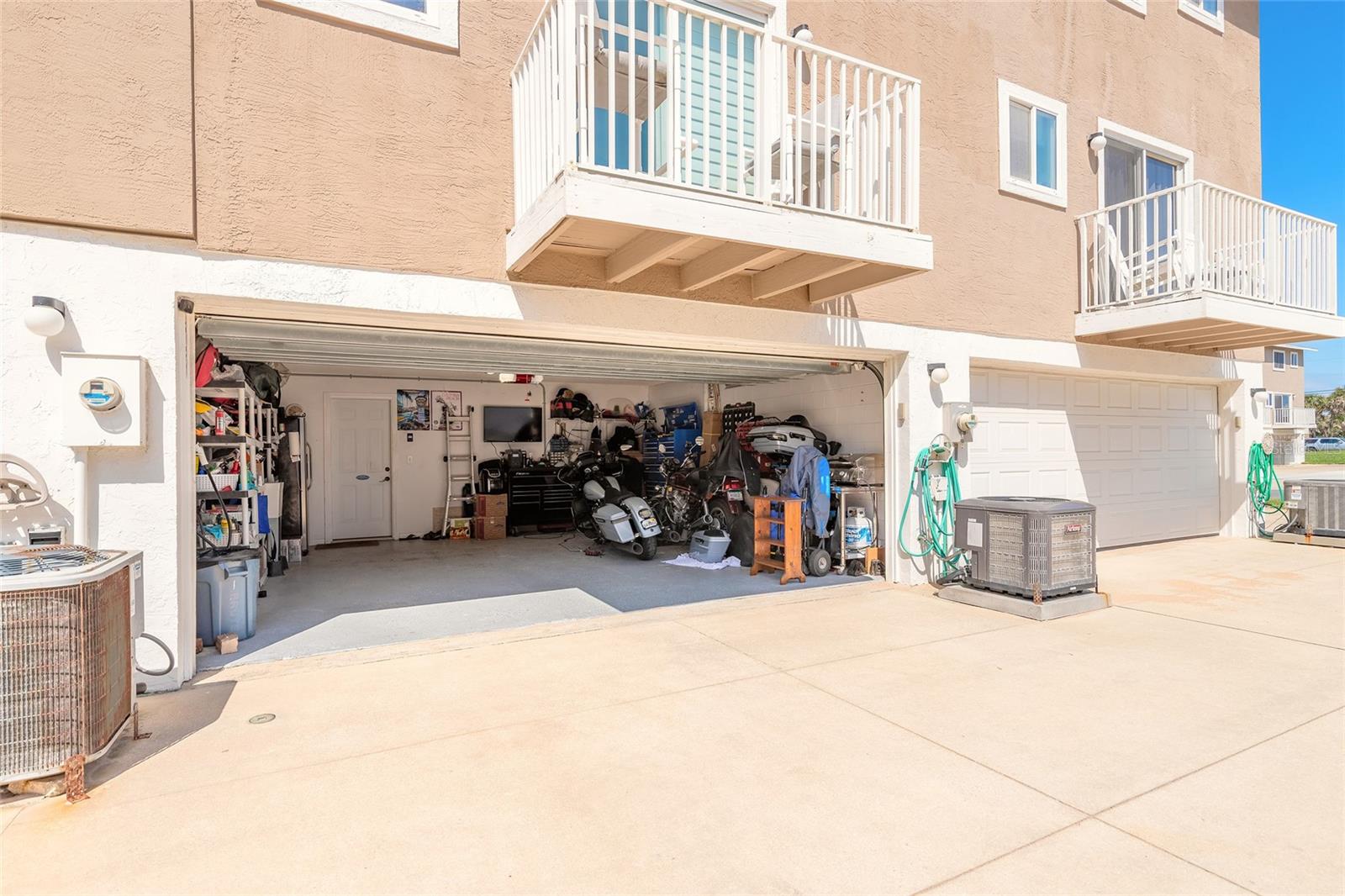Image 38 of 46 For 2898 Ocean Shore Boulevard 5020