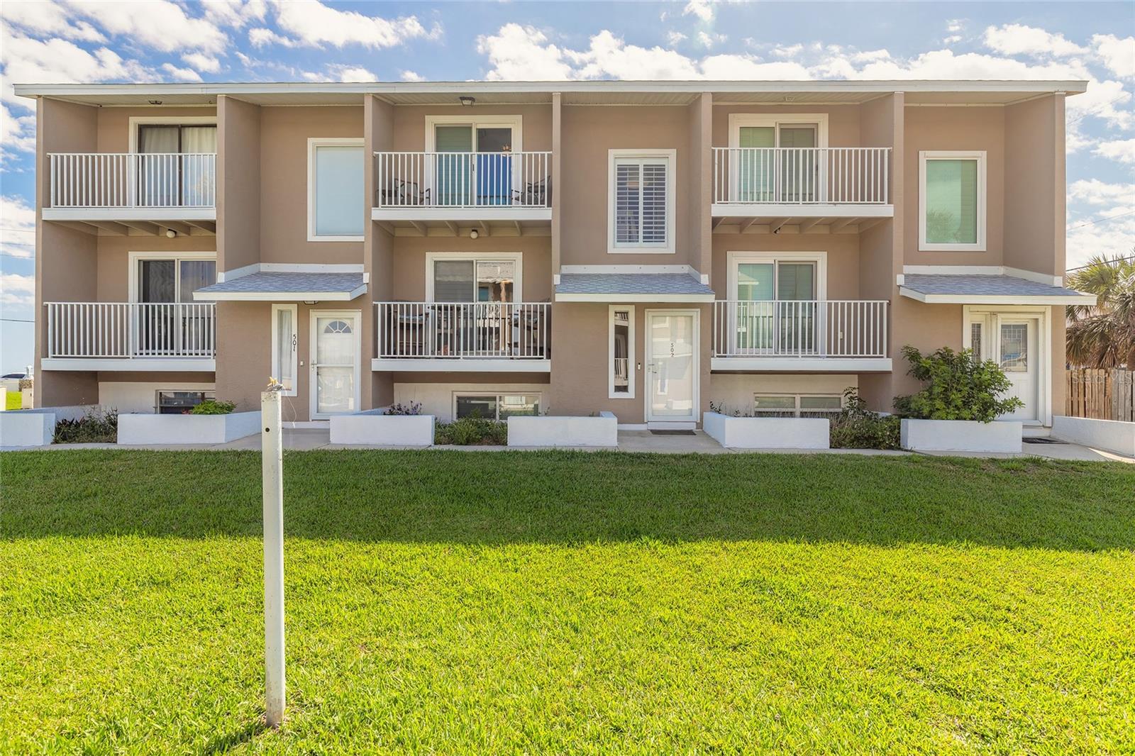 Image 4 of 46 For 2898 Ocean Shore Boulevard 5020