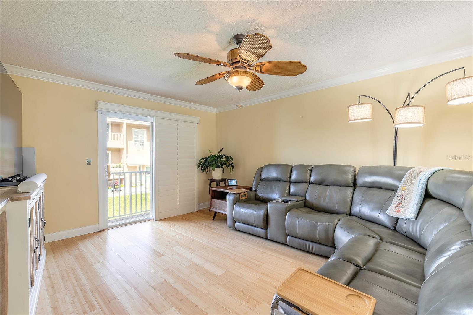Image 7 of 46 For 2898 Ocean Shore Boulevard 5020